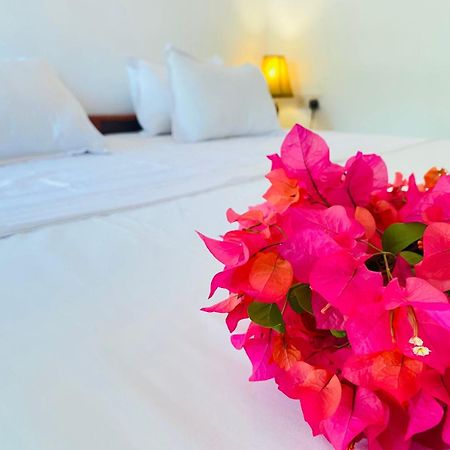 Aaliya Bay Hotel Аругам Бей Екстериор снимка