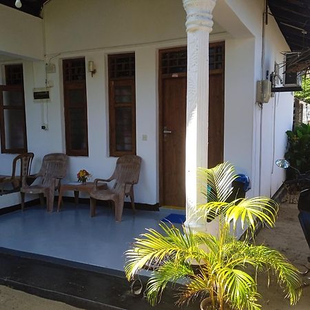 Aaliya Bay Hotel Аругам Бей Екстериор снимка